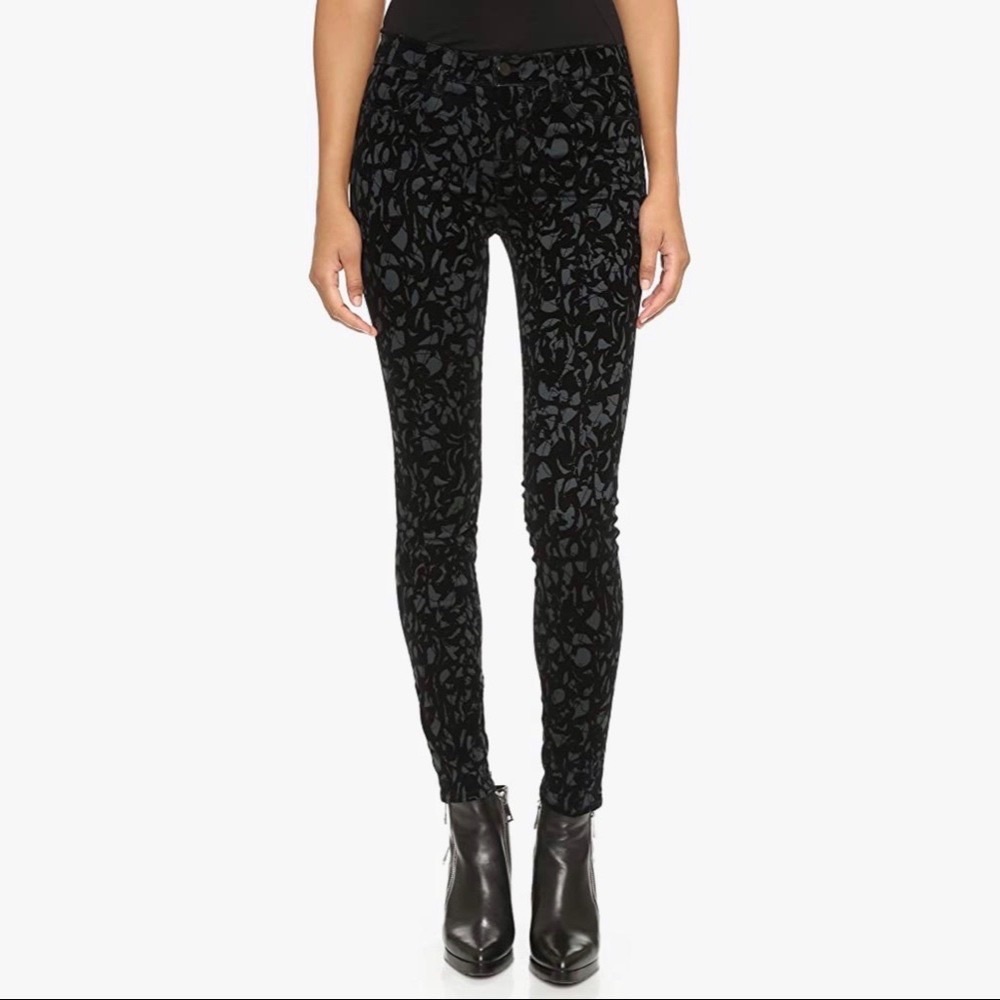 J Brand Skinny Leg Black Brocad Jean Size 26
